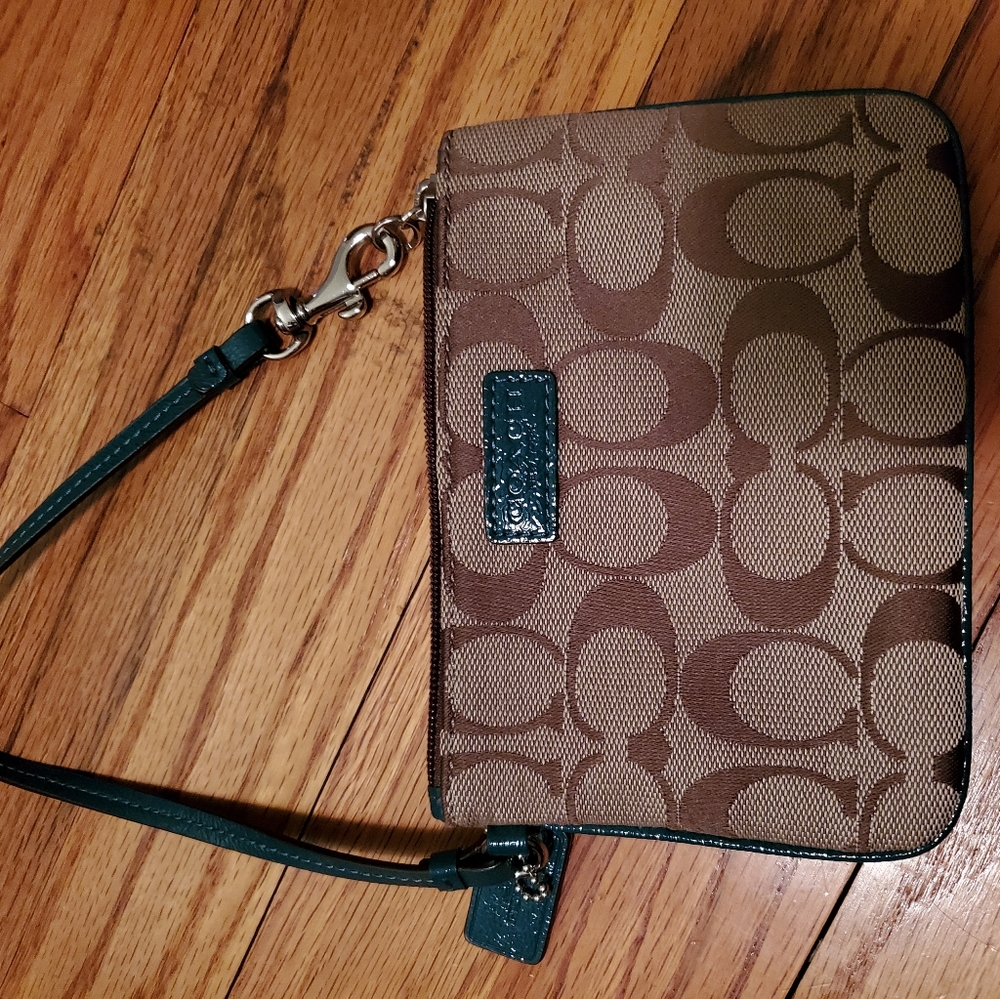 Coach small signature wristlet